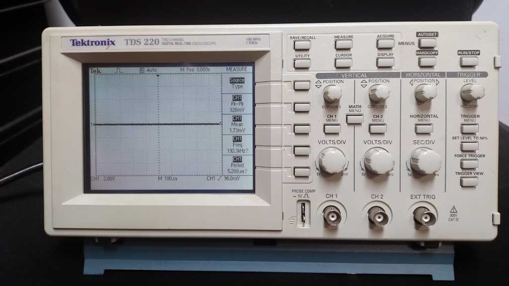 Osciloskop Tektronix TDS220