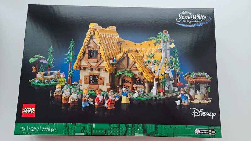 LEGO 43242 Ideas -> Chata Snehulienky a sedmich trpaslíkov - Bratislava ...