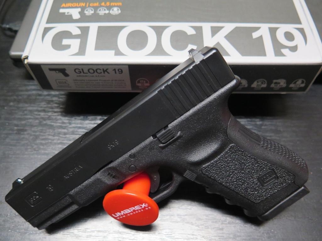 Predám nový tréningový pištoľ Glock 19 kal.4,5 mm a 6 m CO2