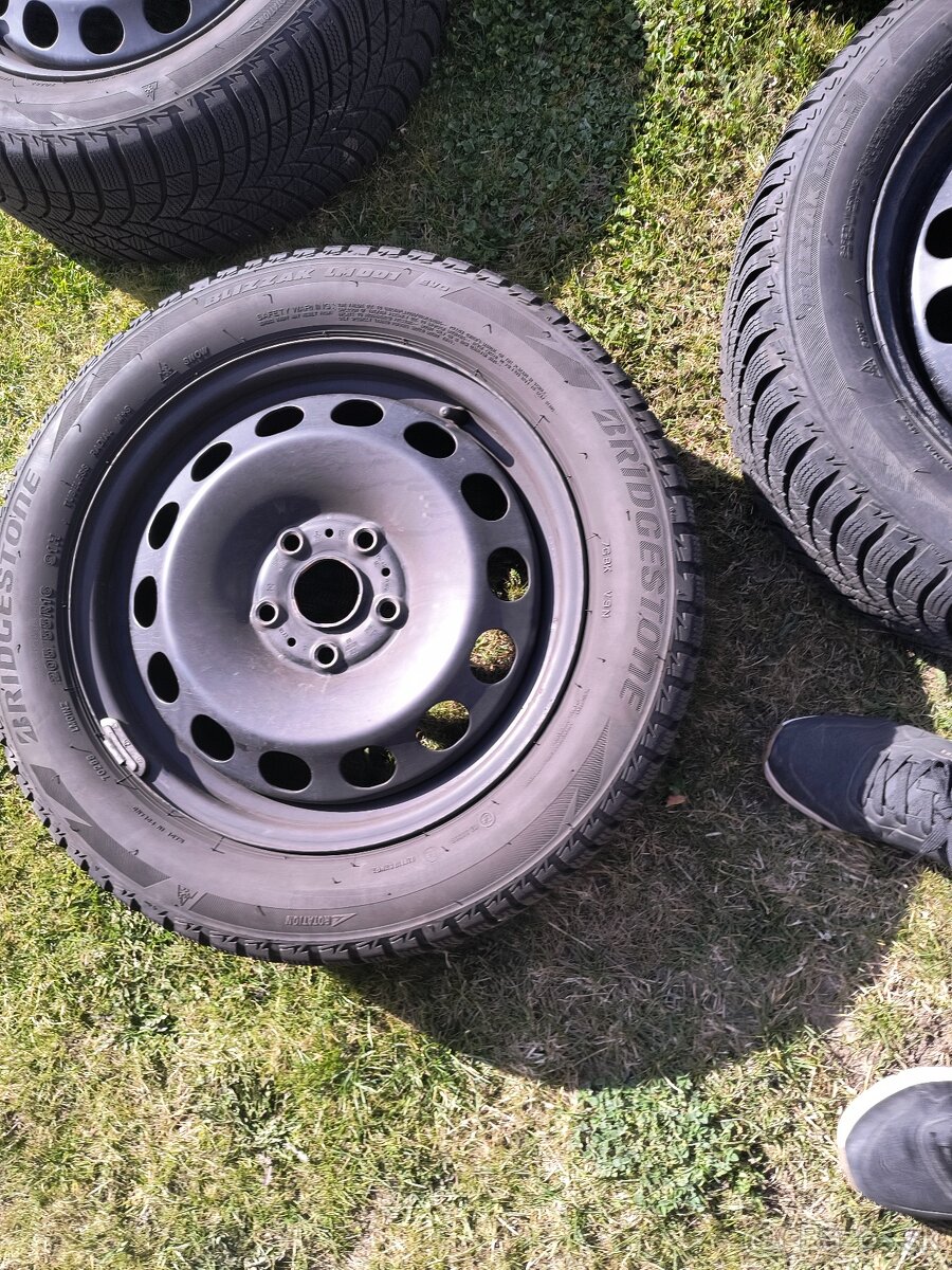 205/55R16 Bridgestone Blizzak LM001 na plechových diskoch