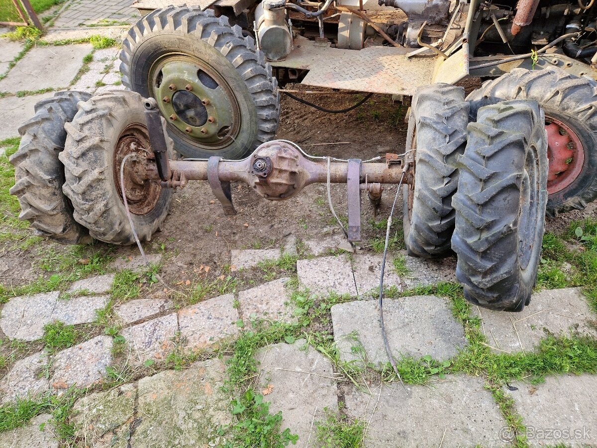 Predám zadnú nápravu a prevodovku na traktor