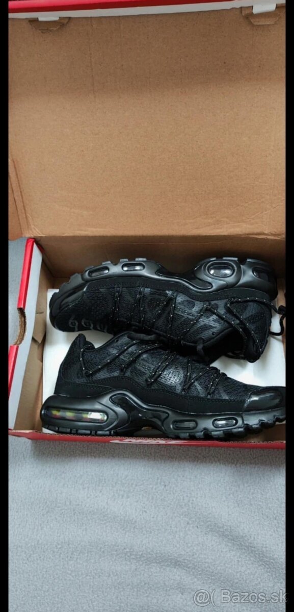 NIKE Air Max Plus TN Utility Triple Black č.41