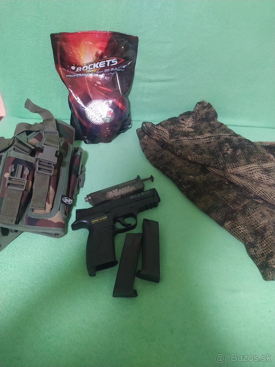 Airsoft Pištoľ + vybavenie