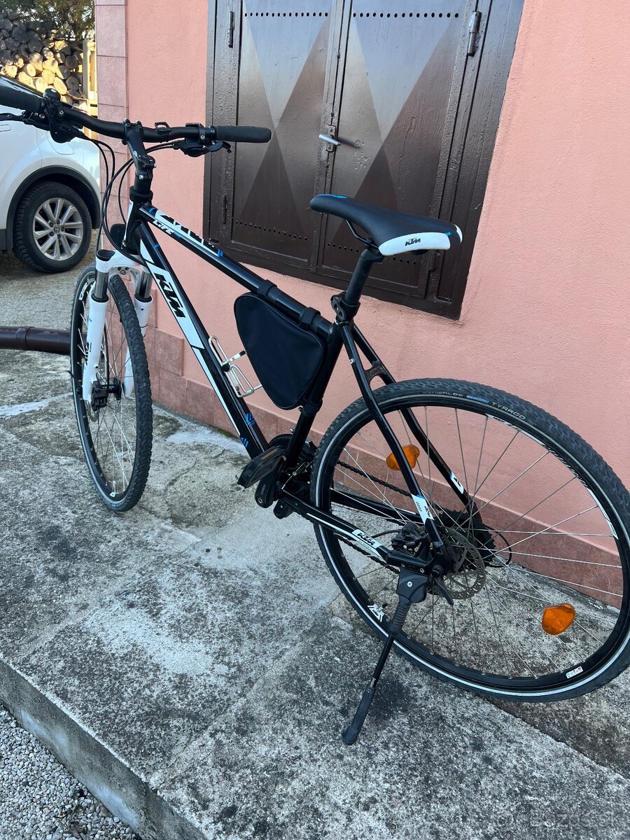 Tretingový ,pánsky bicykel KTM