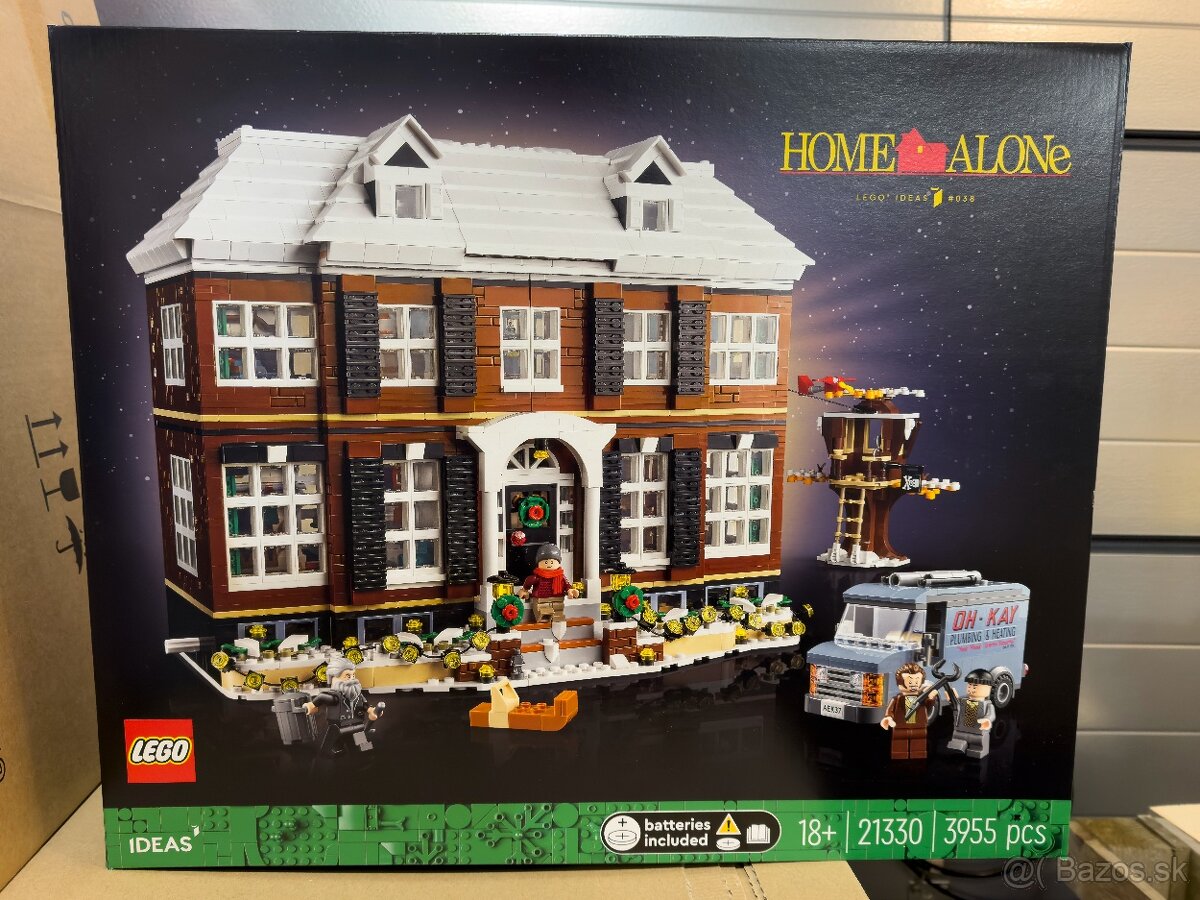 LEGO 21330 Sám doma