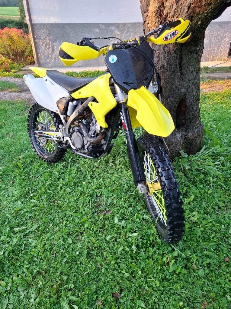 Suzuki rmz 250