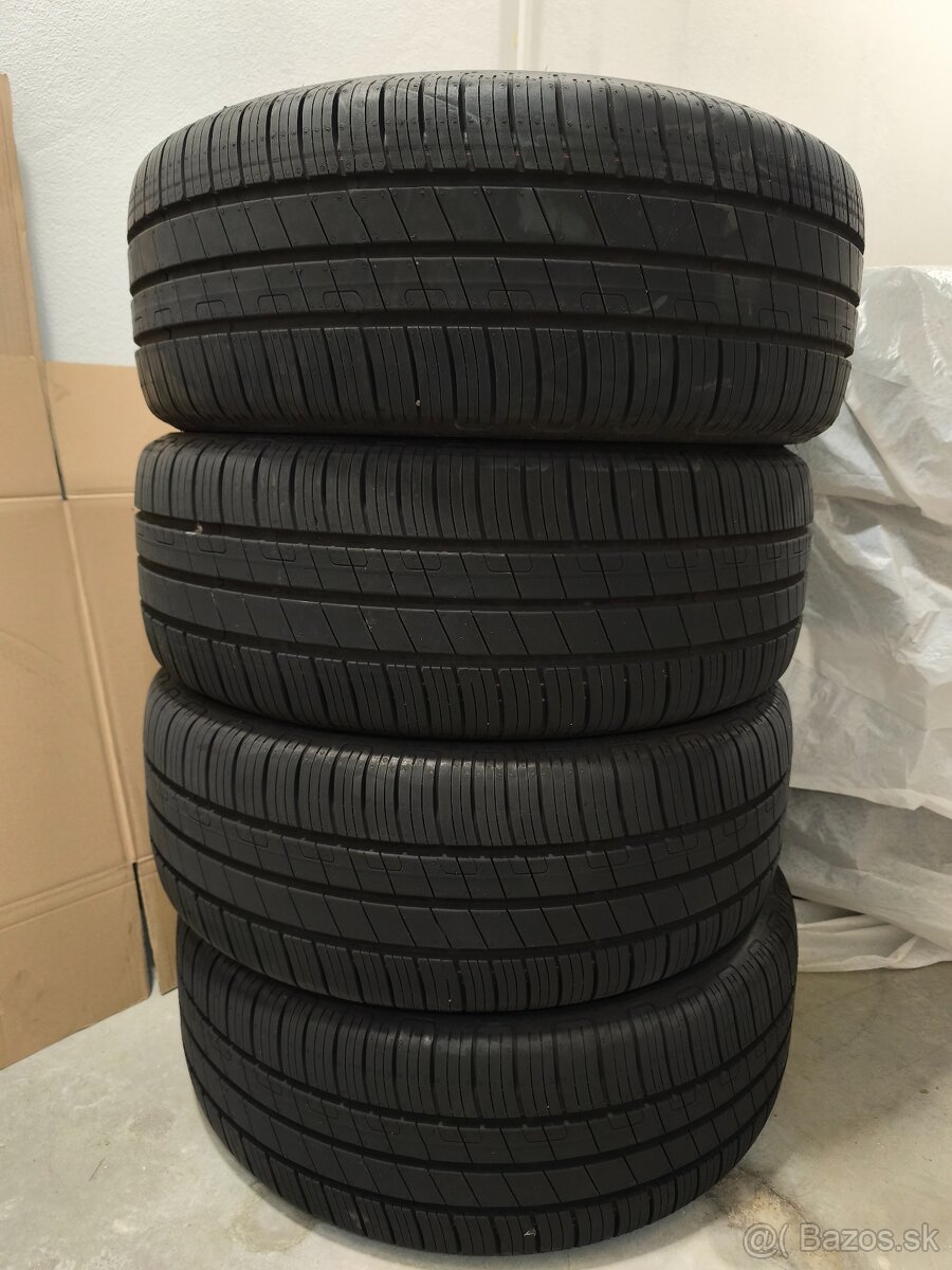 Goodyear Efficient Grip 205/55R16 91V DOT 1323