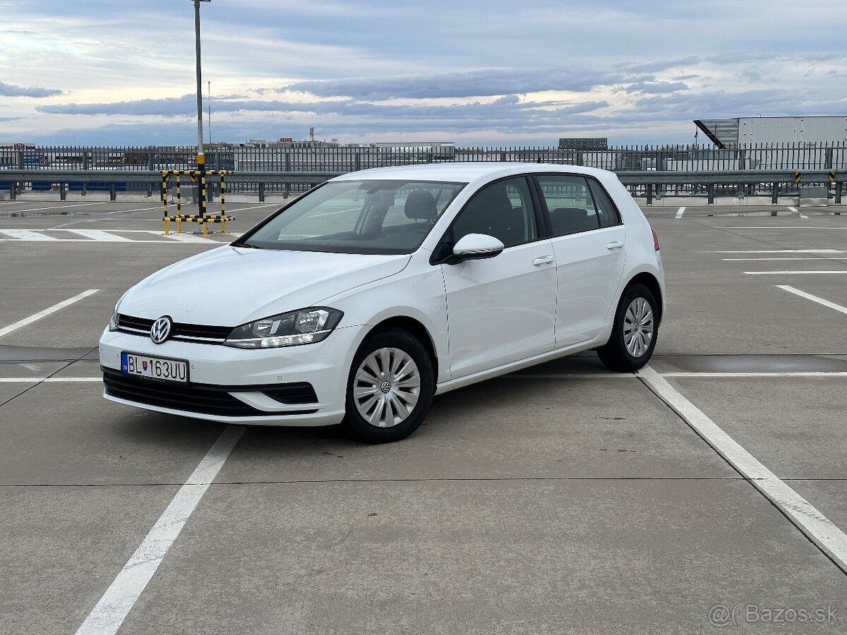 VW Golf 2019 SK auto, 1.majitel  48tis km, 63kW 1.0 TSI