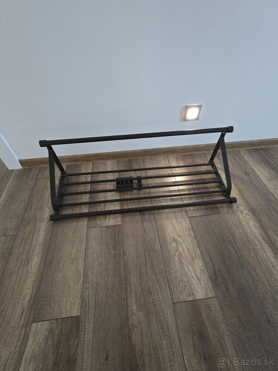 Vešiak Ikea Portis.