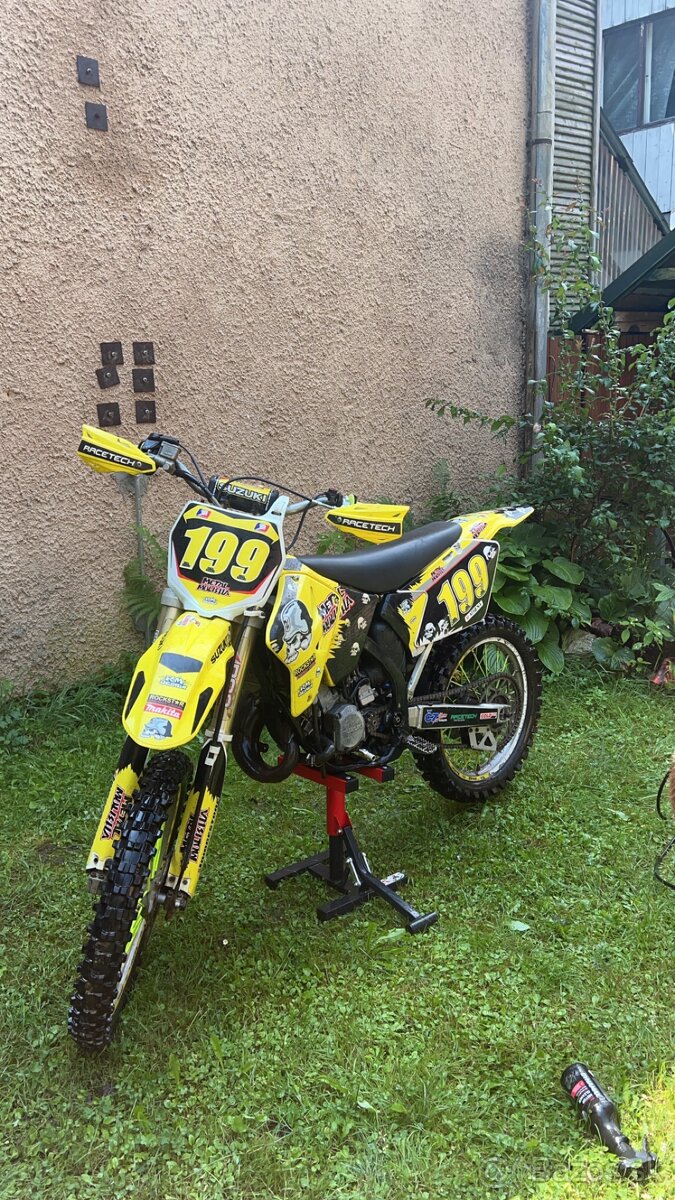 Suzuki rm125