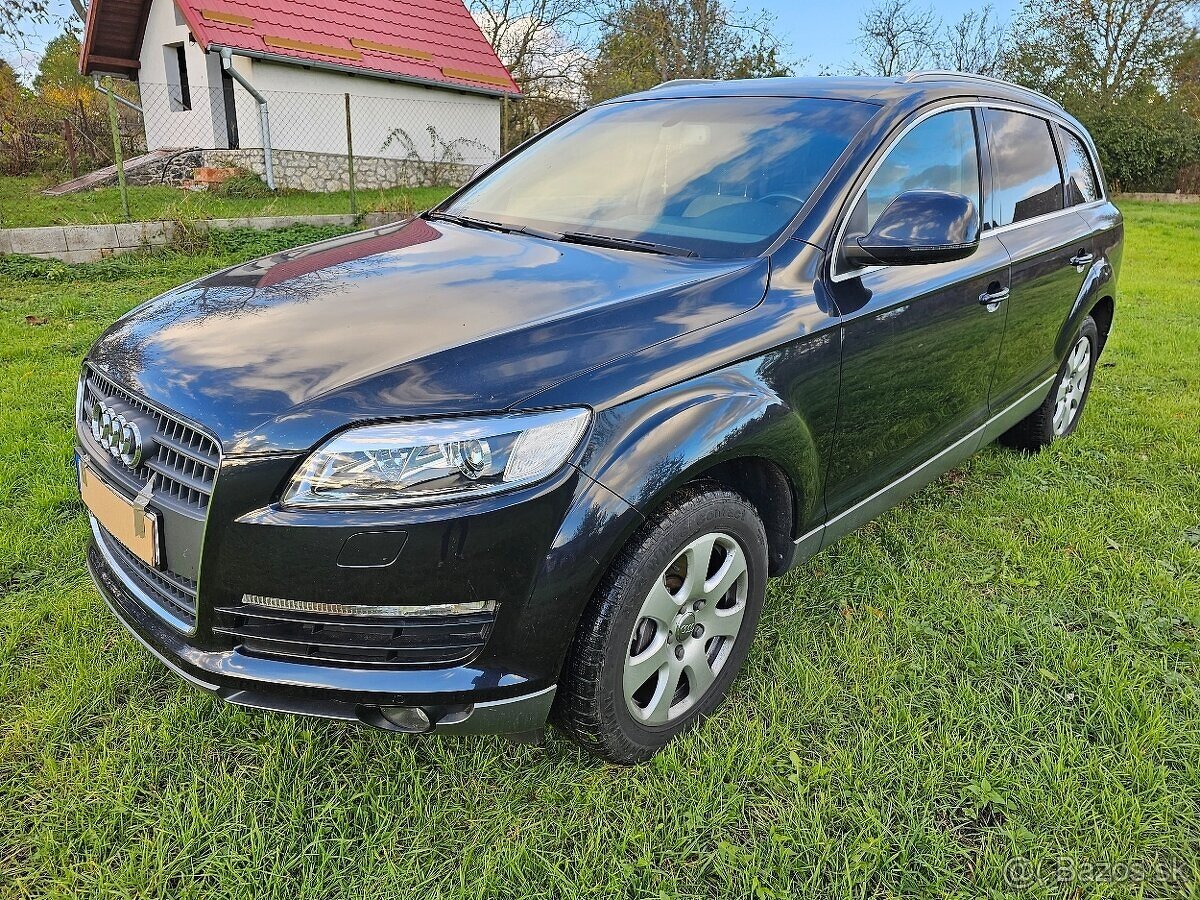 Predám zachovalú Audi Q7 4,2 FSi-257 kW automat 8 valec