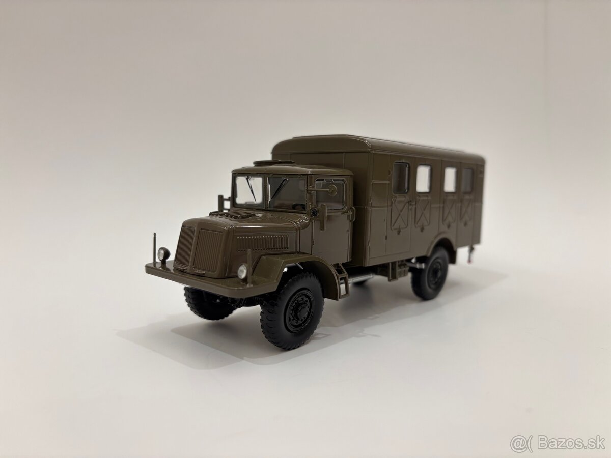 Model Tatra 128 1:43