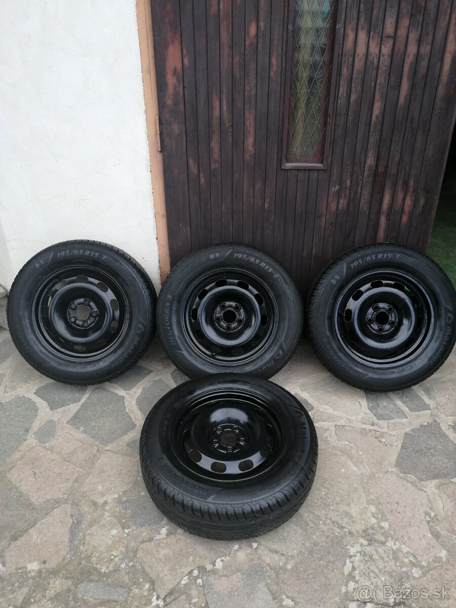 Predám disky + letné pneu 195/65 R15