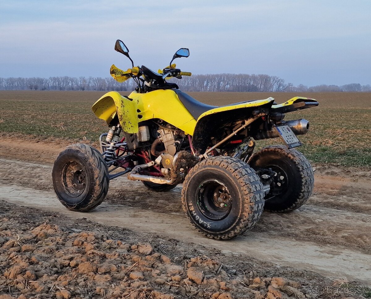 Suzuki LTZ 400 biele SPZ