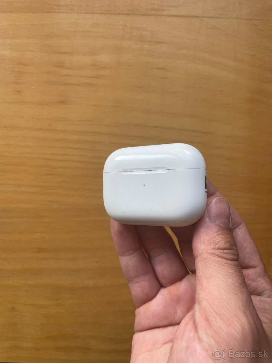 Apple AirPods Pro 2. generácie - nabíjacie puzdro A2700