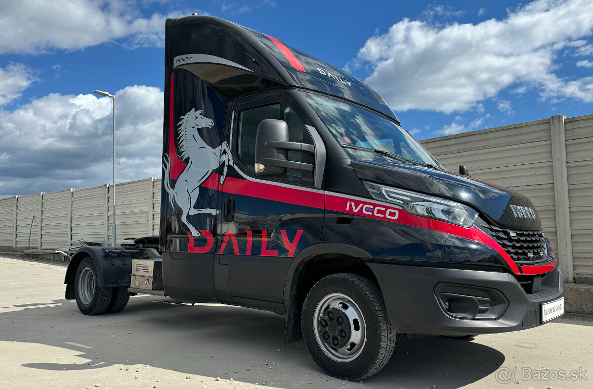 Iveco Daily ťahač návesu so spaním