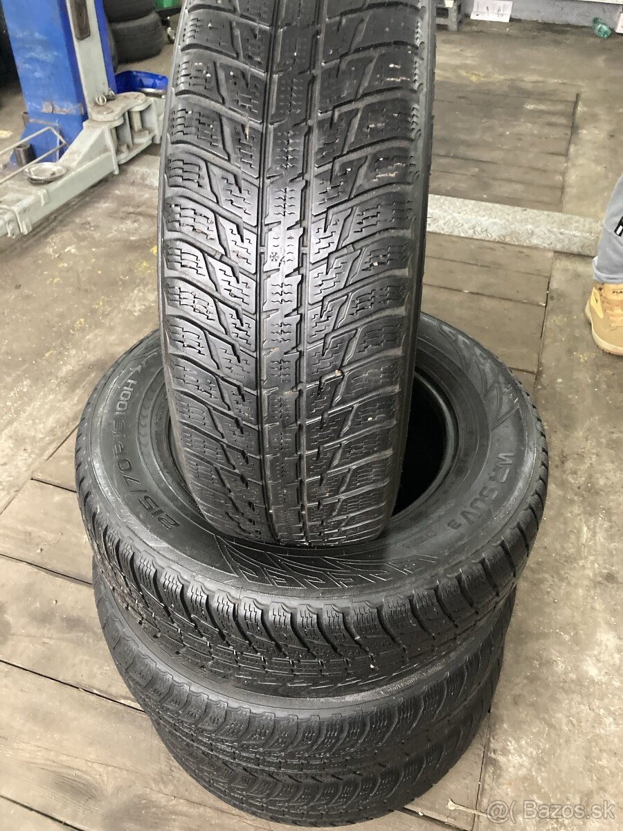 zimné Pneu 2ks  215/70R16 viem aj prezuť