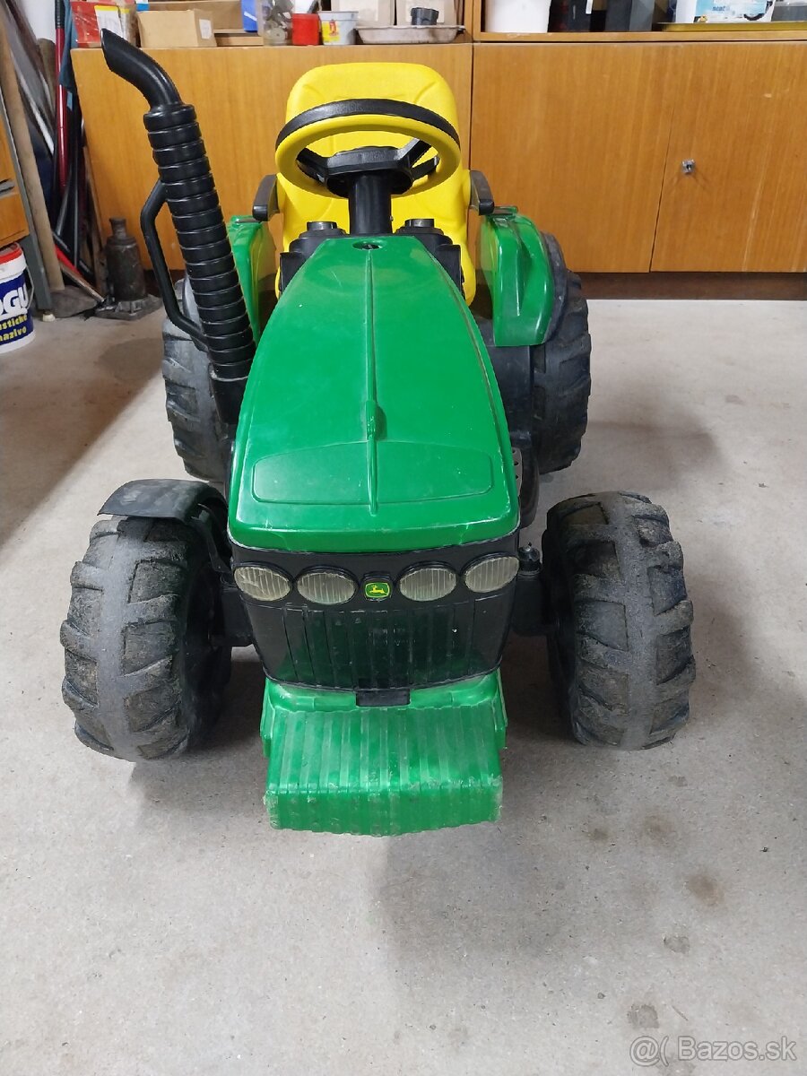 Predám elektrický traktor Jonh Deere