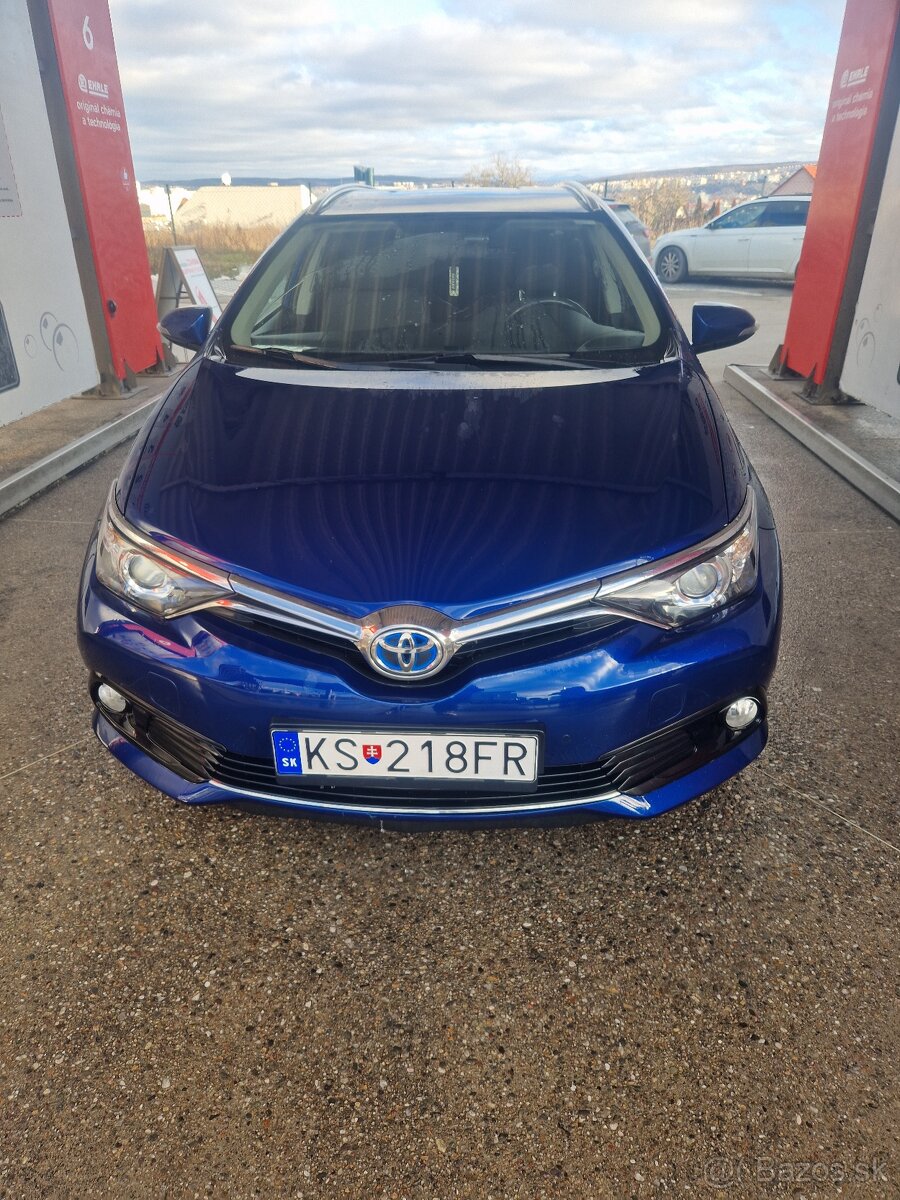 Toyota Auris Hybrid