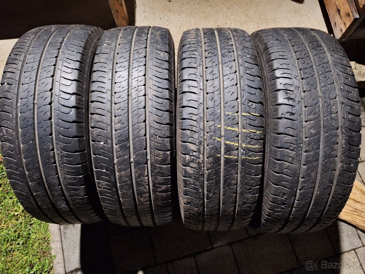 Pneu 215/65 R16 C GoodYear