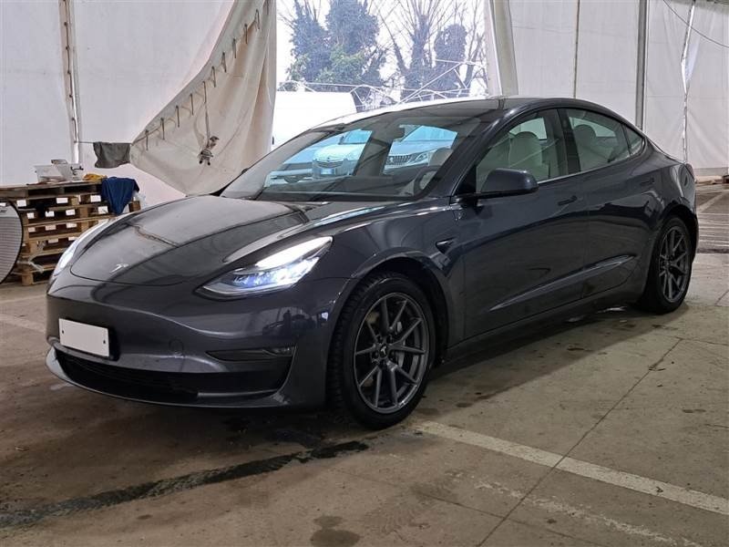 Tesla model 3 LR,bílý inter, tep.čerpadlo, záruka, autopilot