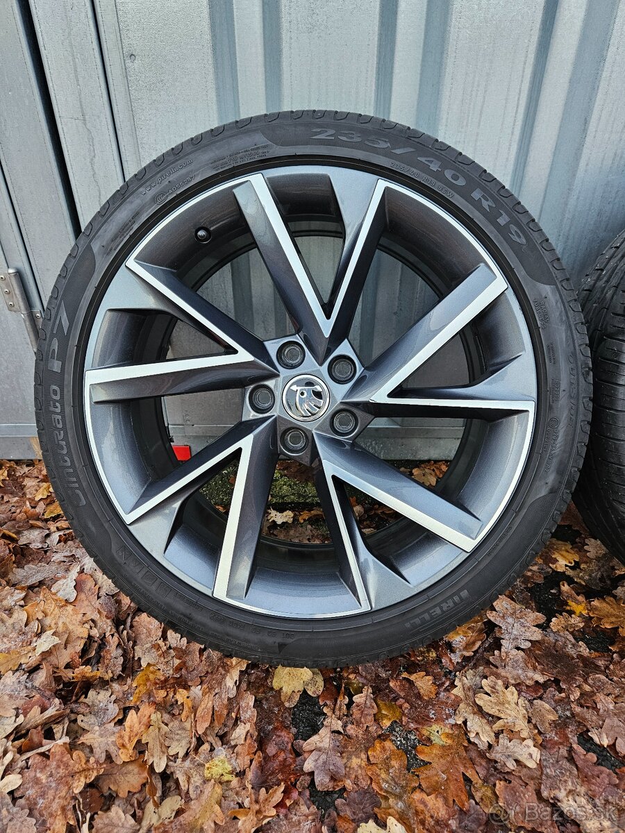 Letní alu kola Vega 19" Škoda Superb 235/40 R19