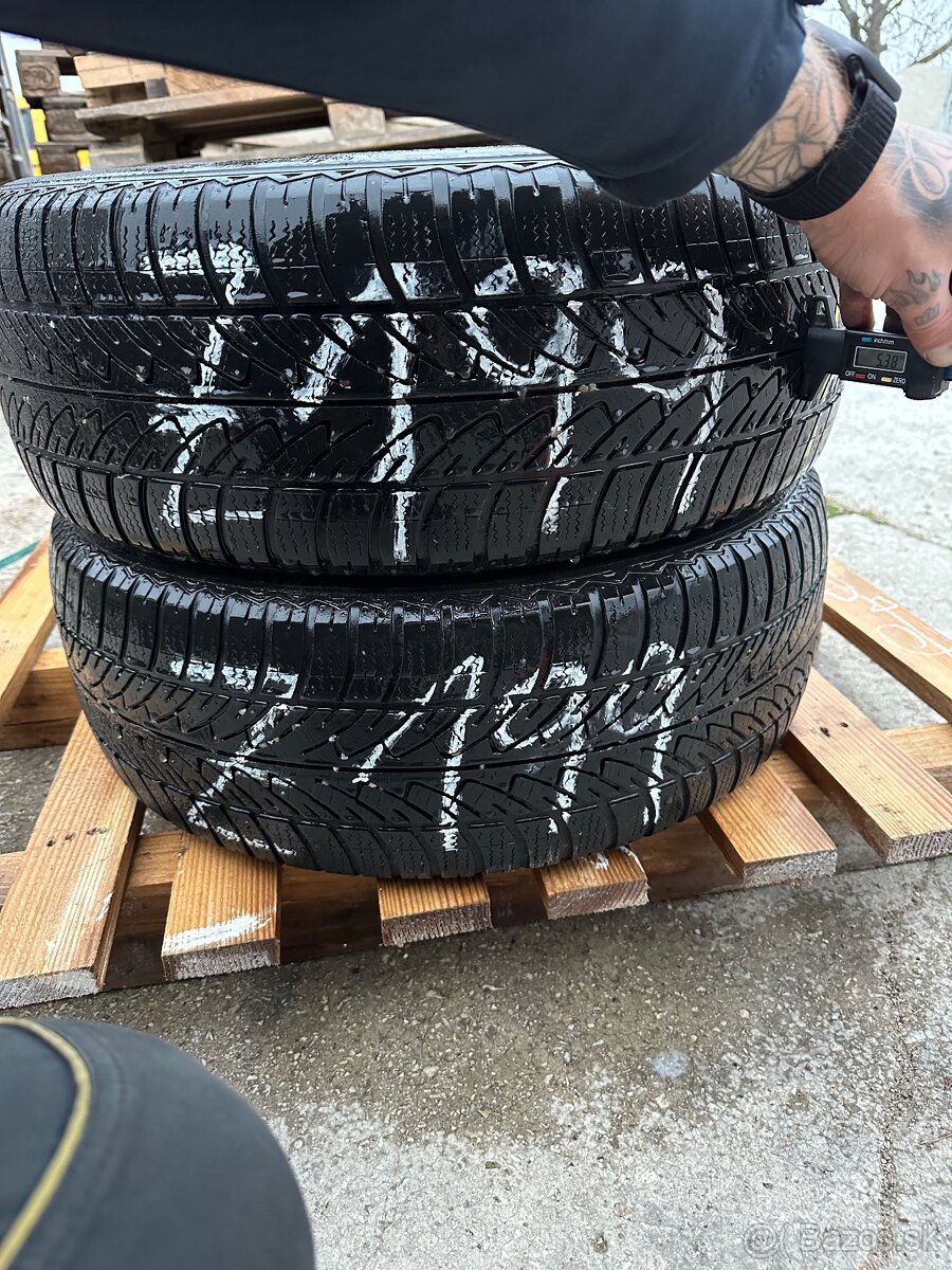 Z199 2ks zimné 215/60R16