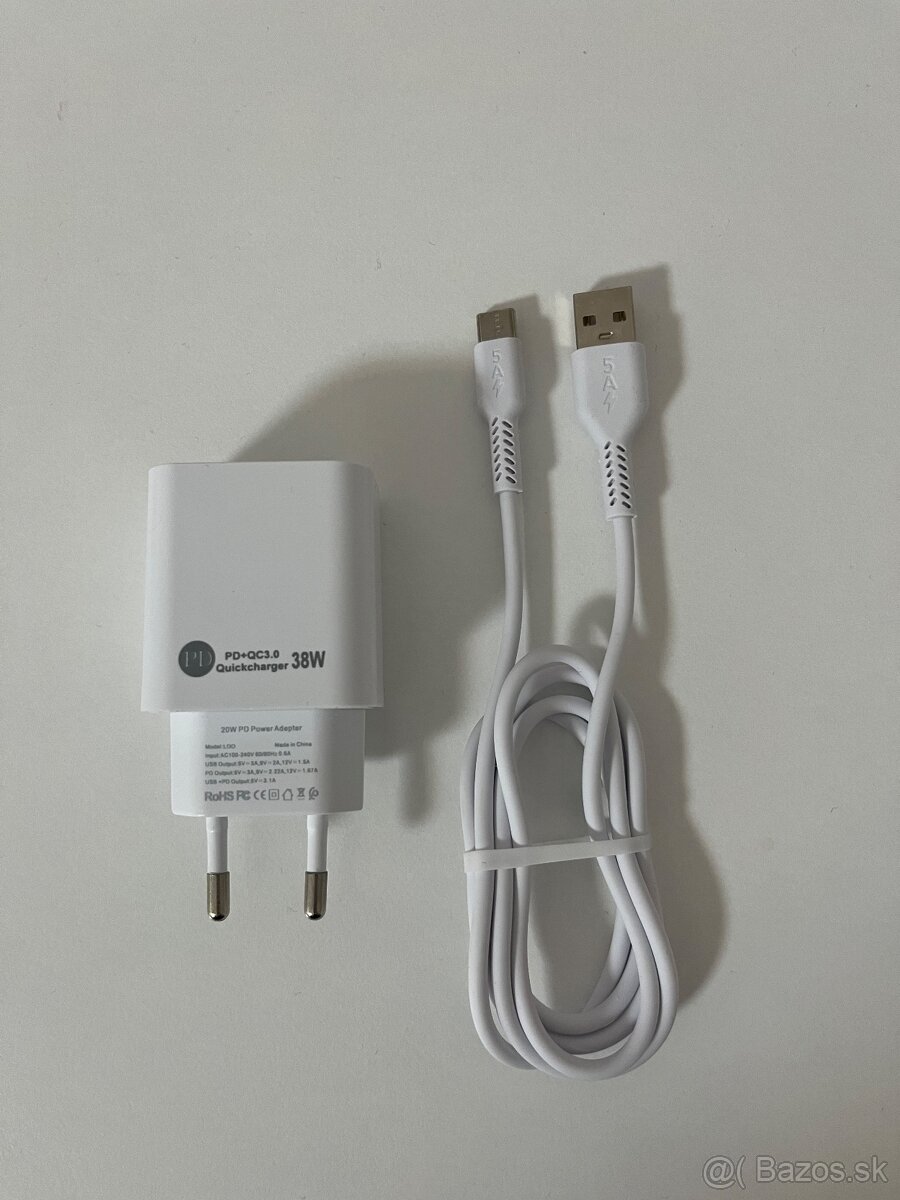 USB-C kábel plus Adaptér