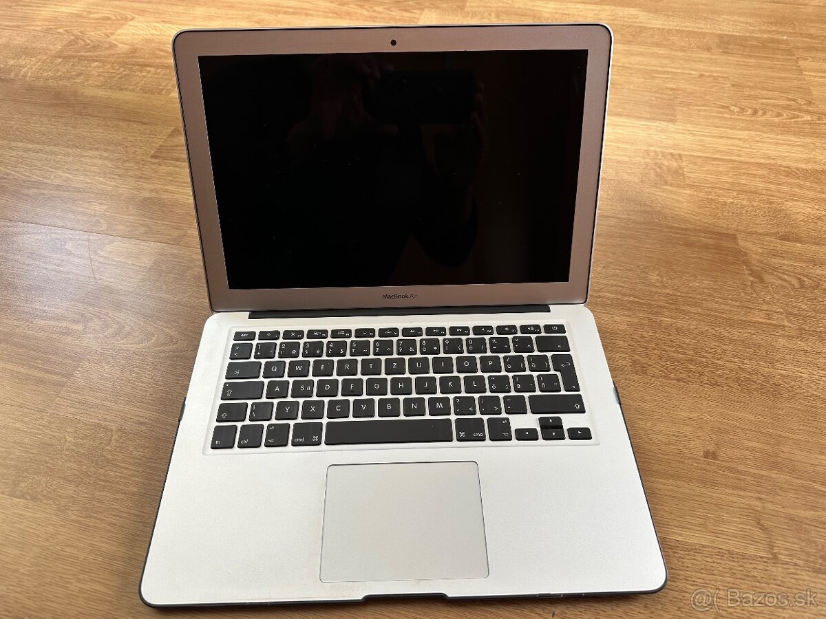 Apple MacBook Air 13-Inch, Procesor i5 1,6 GH