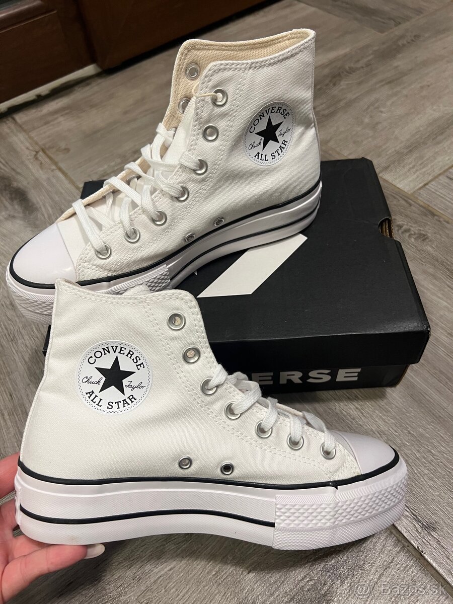 Converse platform biele