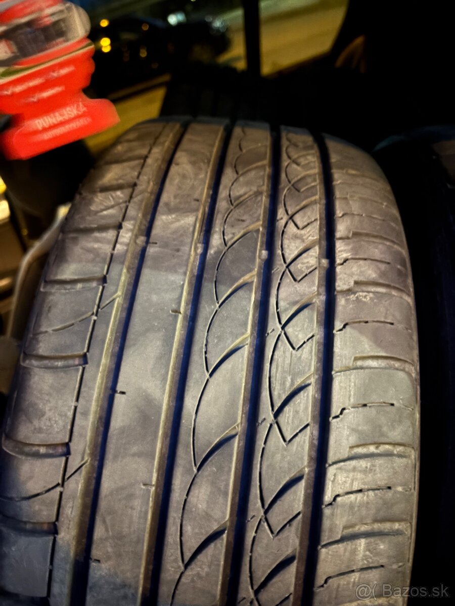 Predám pneu 215/40 r17