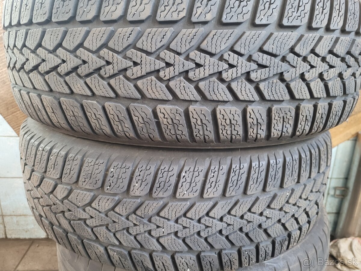 Dva kusi pneumatík Dunlop 195/65 R15