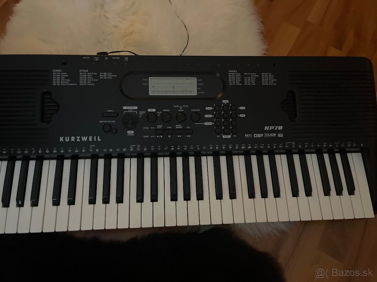 Keyboard Kurzweil so stojanom na noty