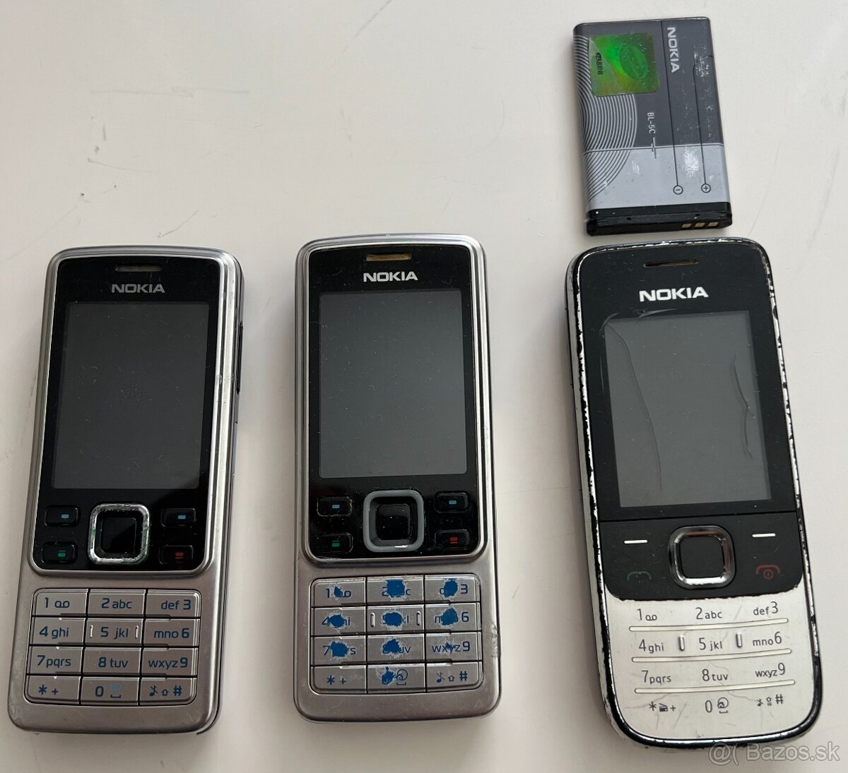 Nokia a Samsung mobily