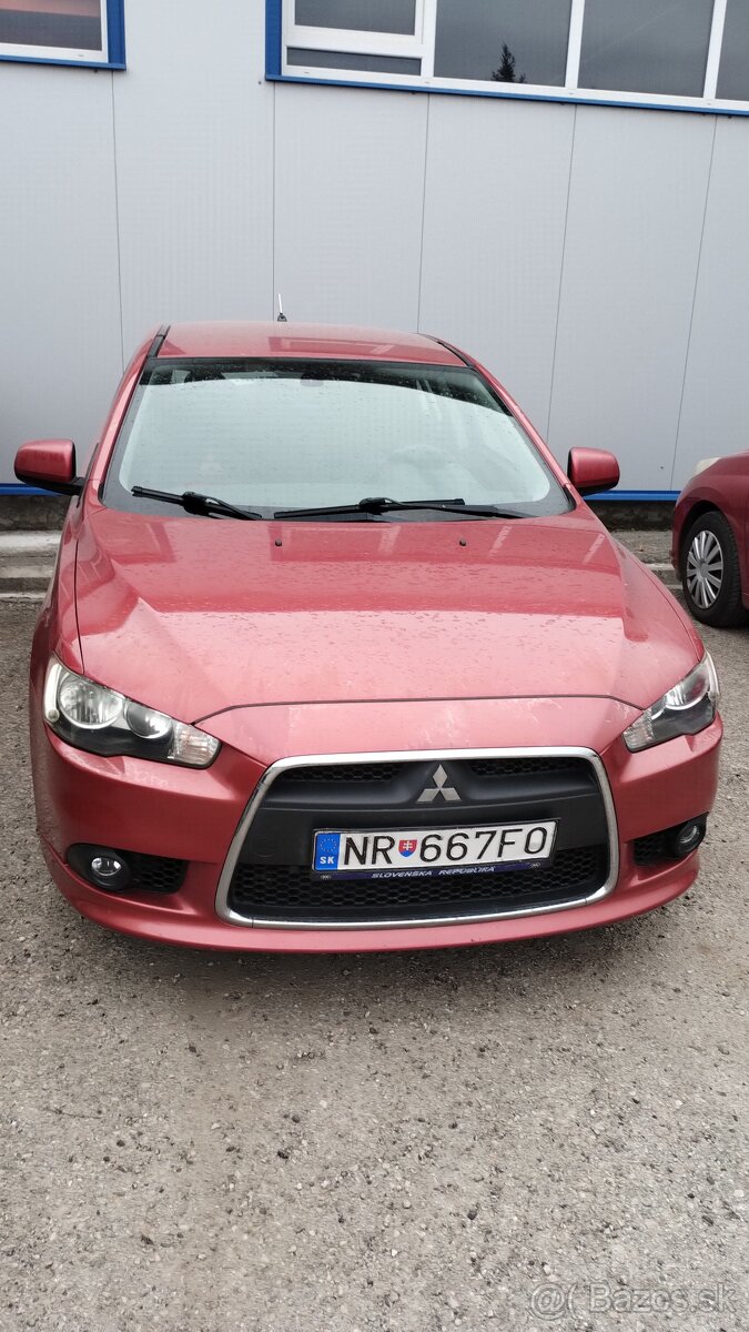 Mitsubishi Lancer 1,8L benzin na predaj (poskodeny motor)