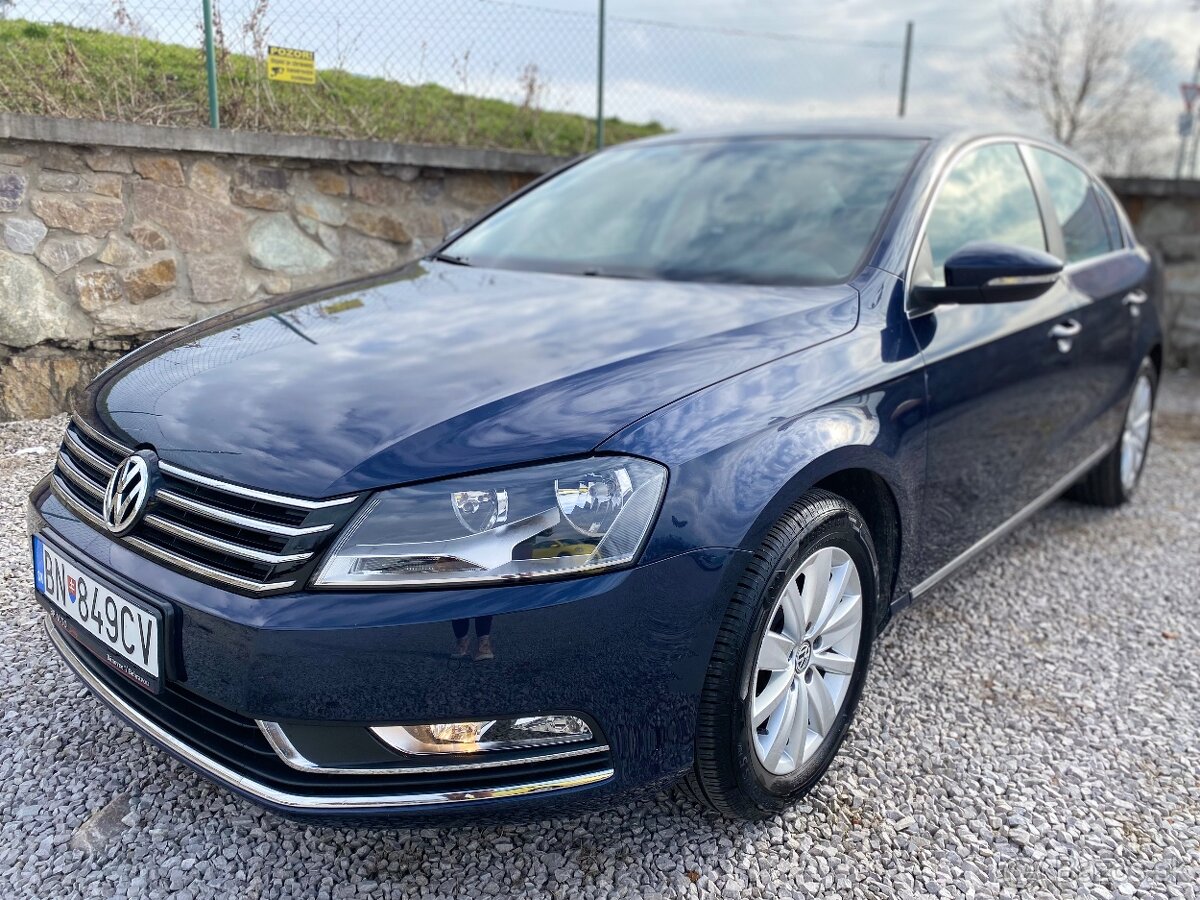 VOLKSWAGEN PASSAT Bluemotion 98630 km