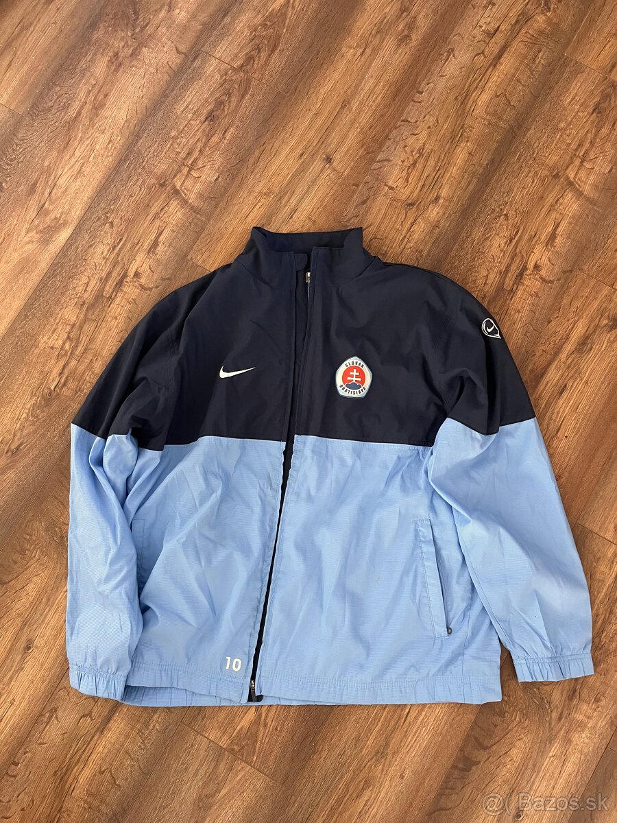 Predám originálnu hráčsku bundu ŠK Slovan Bratislava – Nike