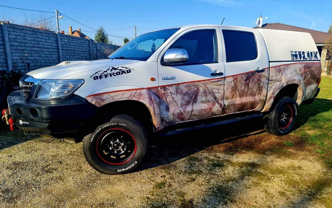 Hľadá sa ukradnuté auto Toyota Hilux