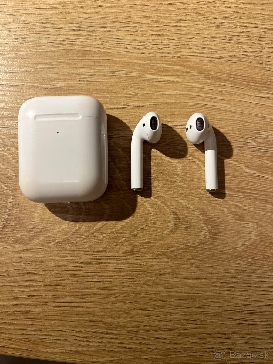 Apple AirPods (1. generácia) – Bezdrôtové slúchadlá