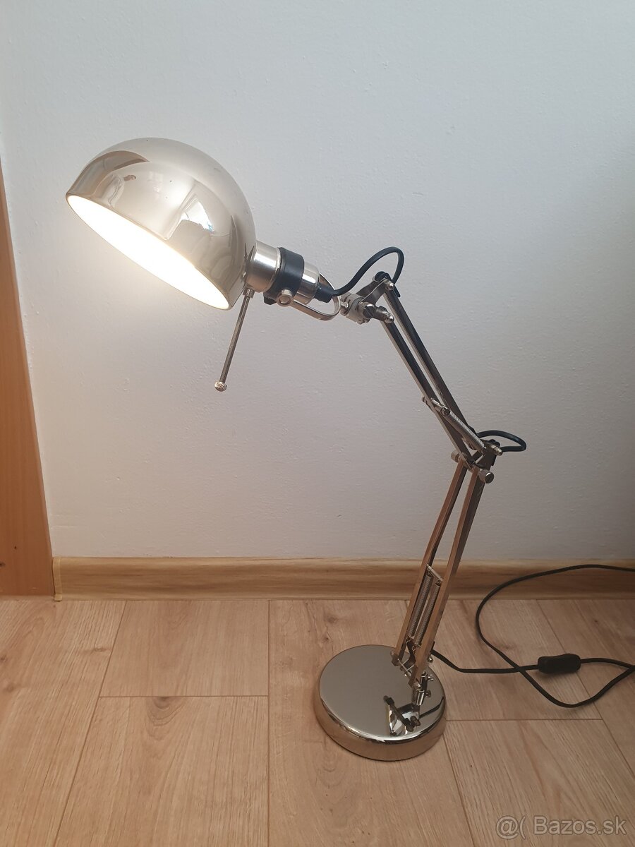 Stolná lampa