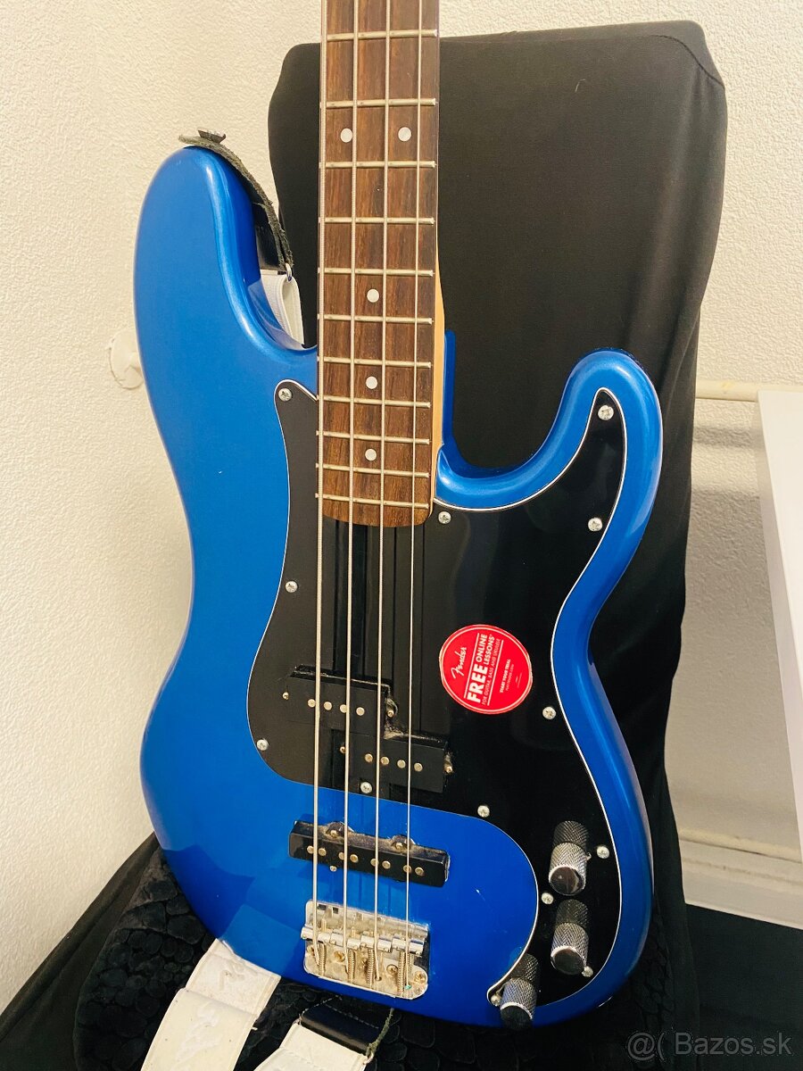 Bass Fender Squier