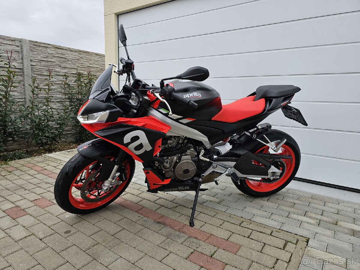 Aprilia Tuono 660 s Akrapovičom