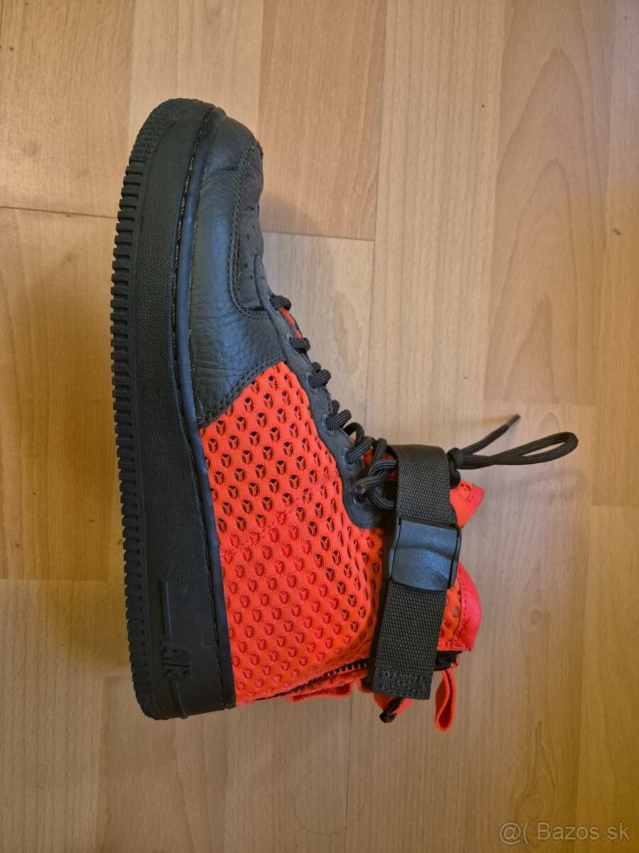 Nike SF Air Force 1 Mid QS Cargo Khaki/ Total Crimson