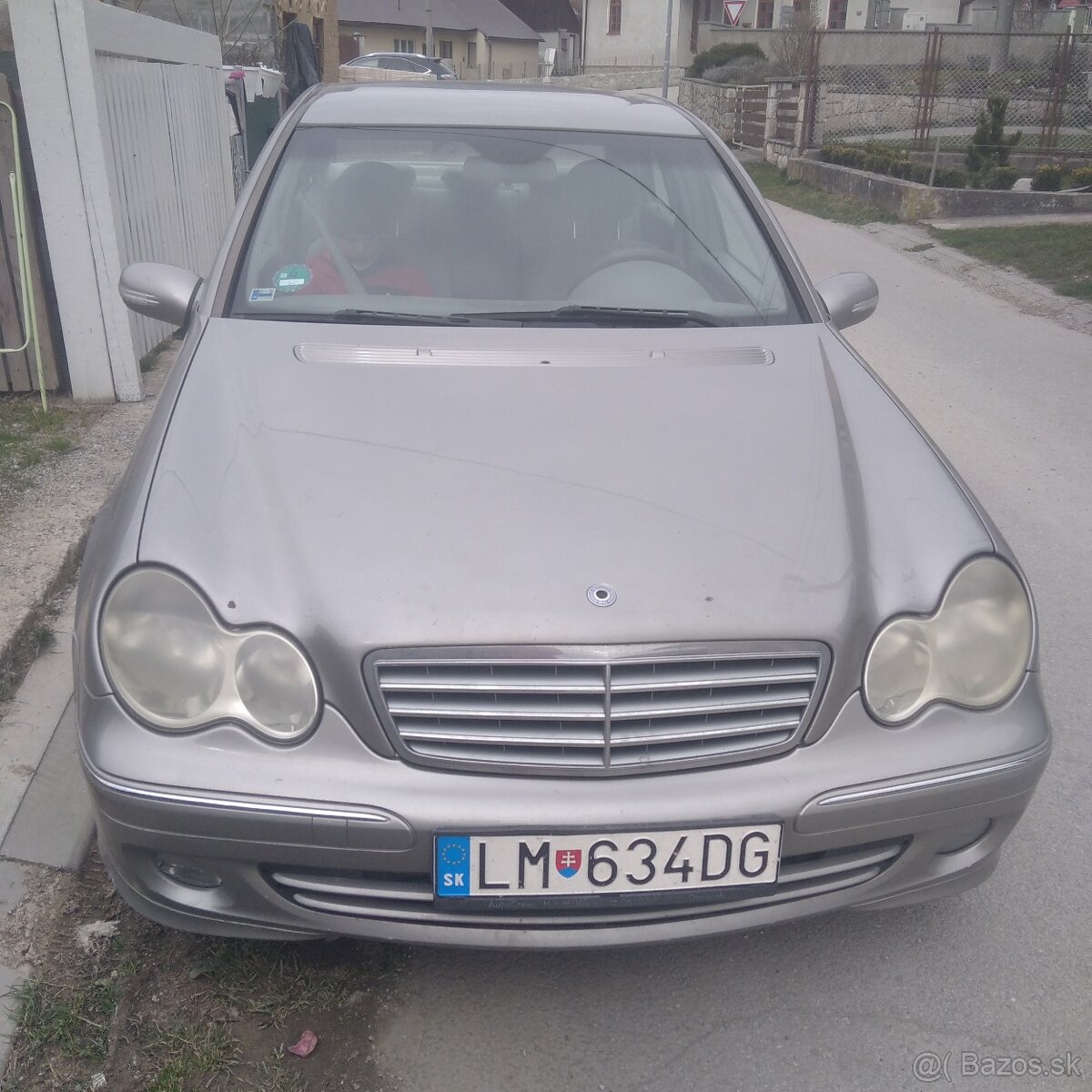 Predám Mercedes Benz sedan 2004