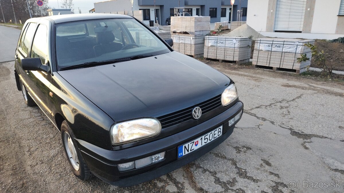 Volkswagen Golf 3 , 1.6 benzín