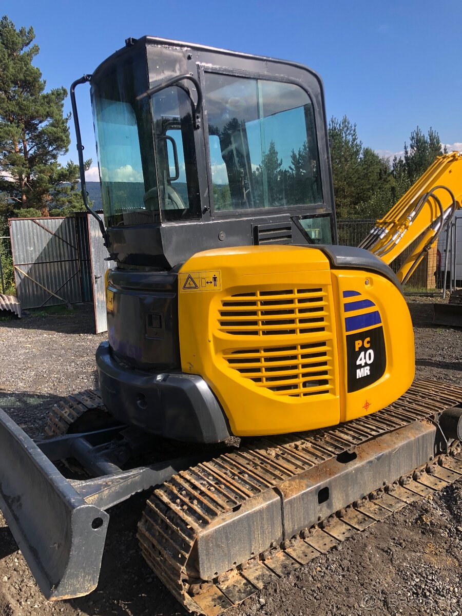 Komatsu PC40