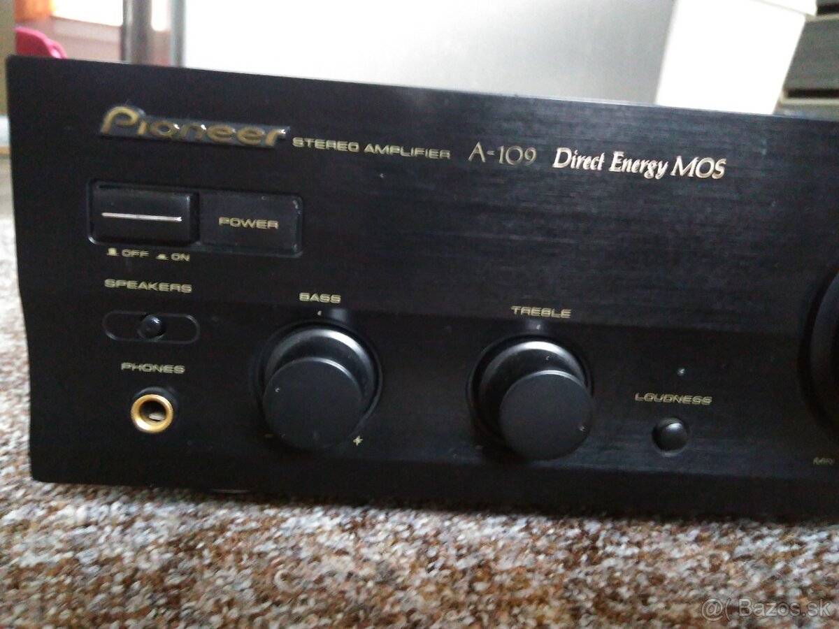 Pioneer A-109 amplifier