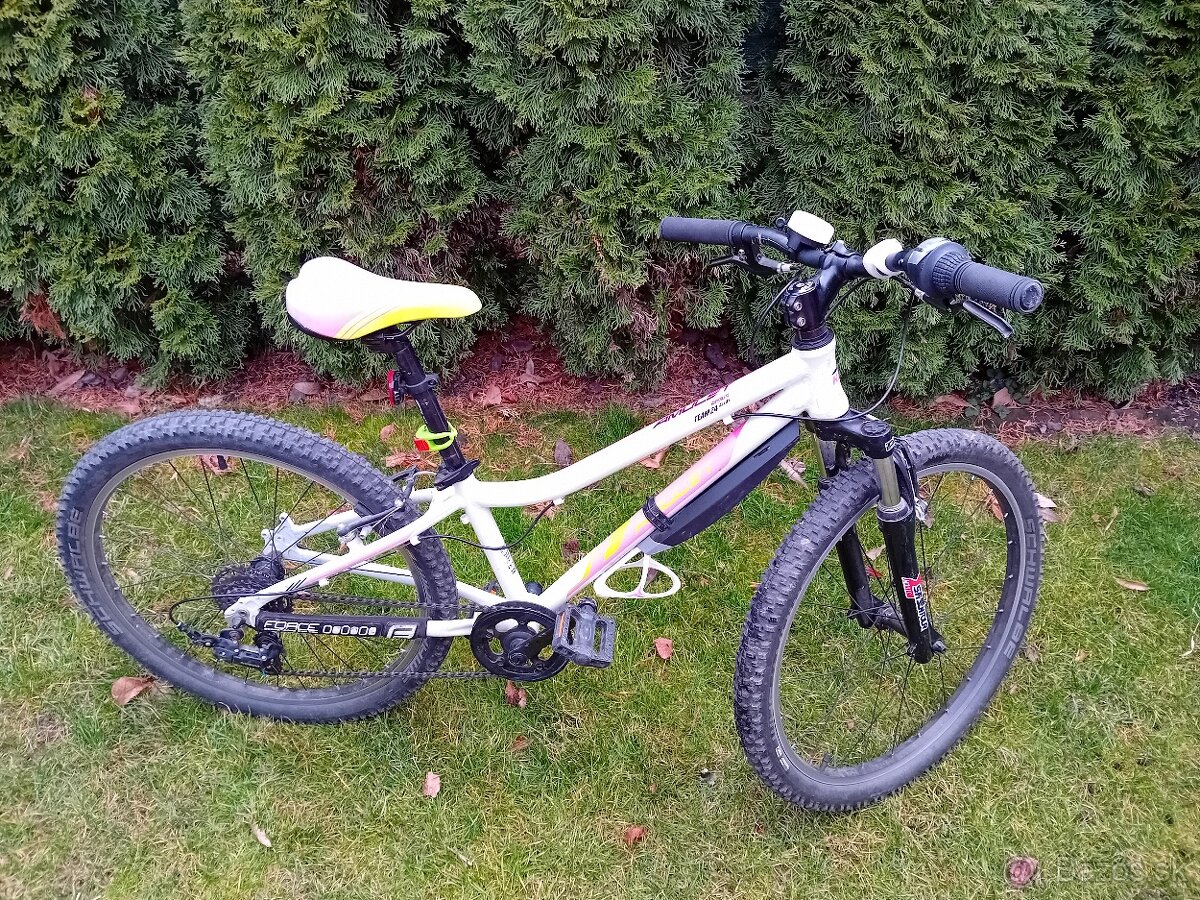 Dievčenský bicykel 24"