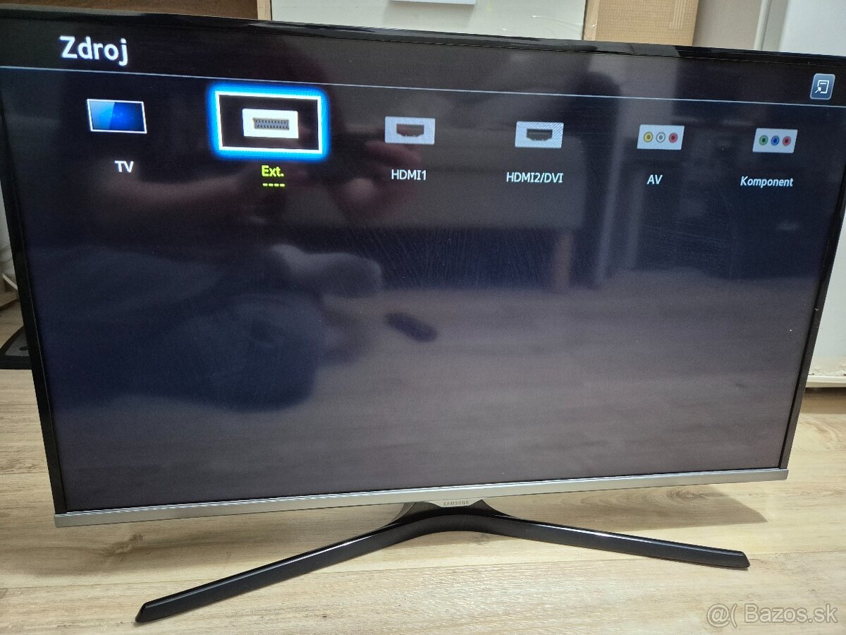 Ponúkam 2 Televízory Samsung Full HD, UE32J5100AW,UE32EH4003