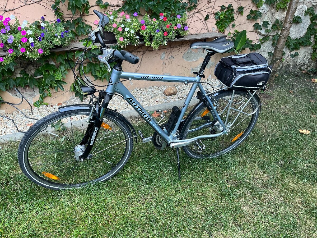 Trekingový bicykel Author